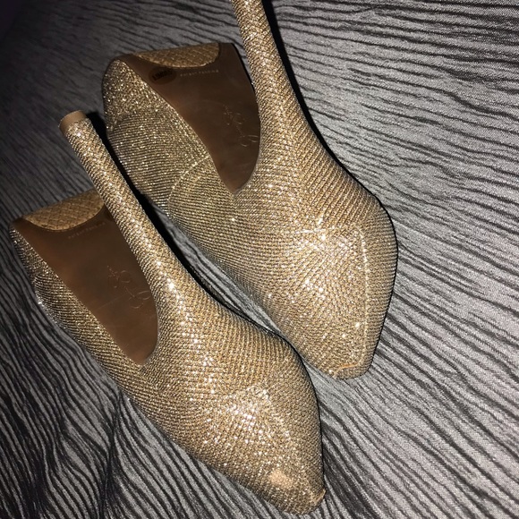 Jessica Simpson Gold Heels 8.5 - Picture 4 of 5